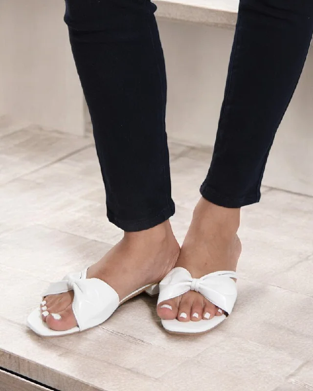 White Fashion Flat Sandals